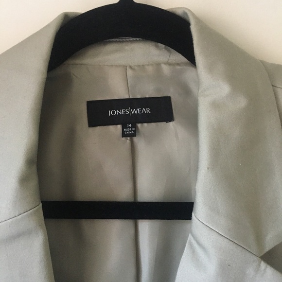 Jones Wear Tan Blazer - Picture 4 of 6